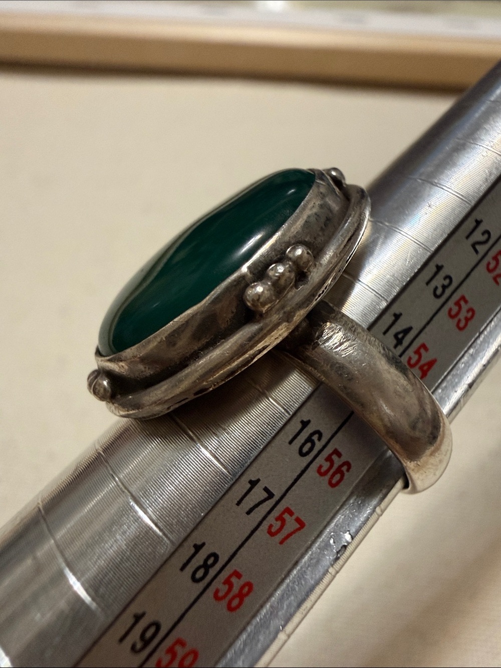 Sterling Silver 925 Green Chalcedony Oval Sterling Ring size 8 - Picture 3 of 10